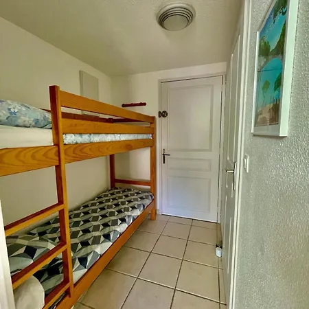 Mezzanine Piscine Presqu'ile De Giens 耶尔